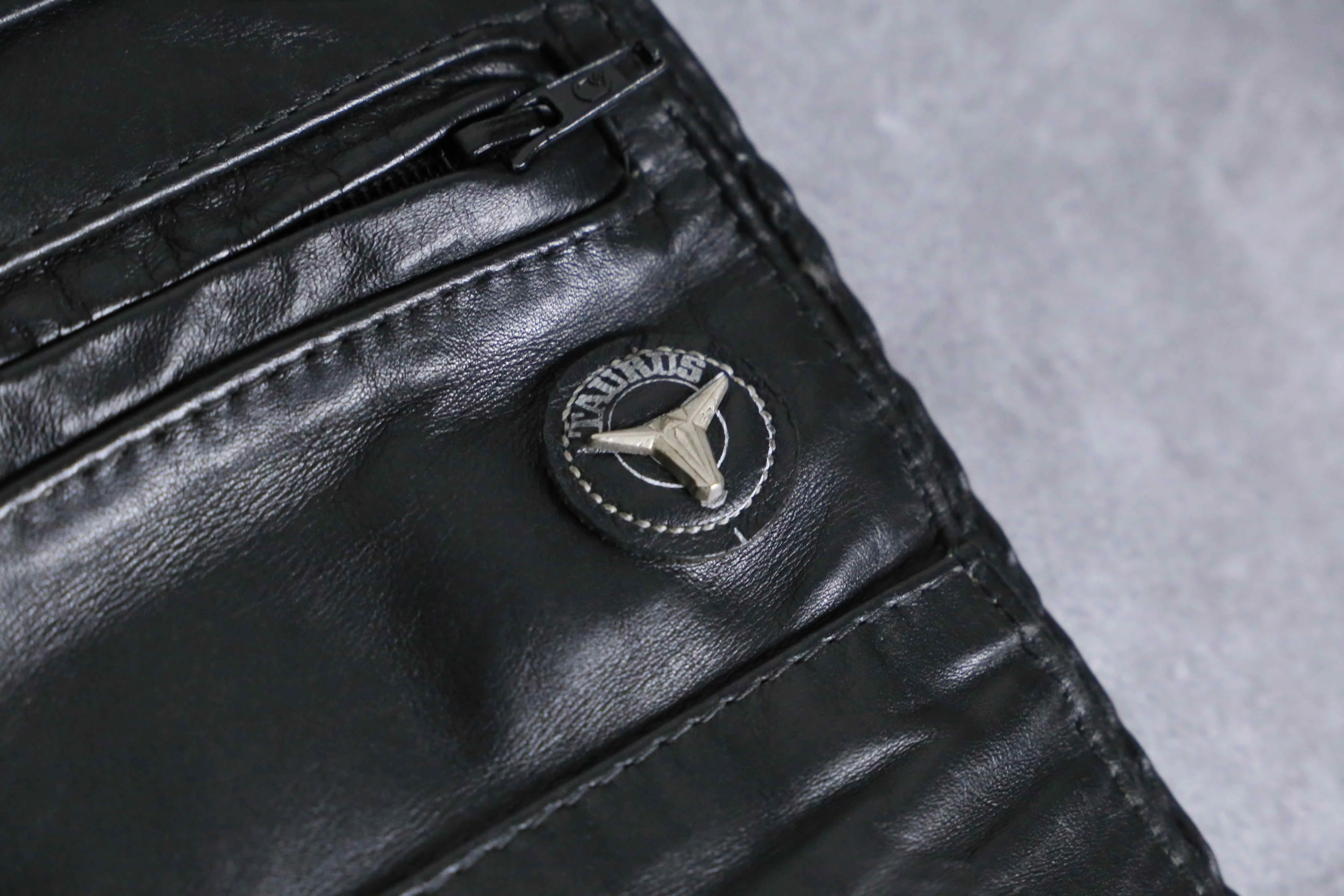 side gather zip leather pants
